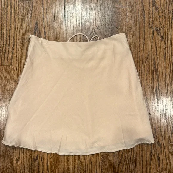 Princess Polly beige silky lined mini skirt with wrap around tie size 2 - Picture 6 of 8